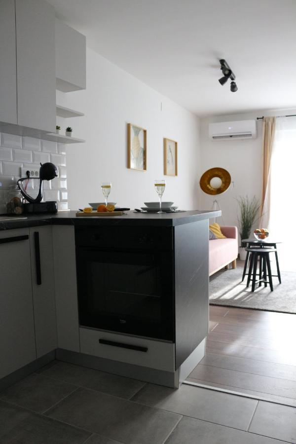 Luca, Digital Nomad Getaway Studio Apartment Zagreb Eksteriør billede